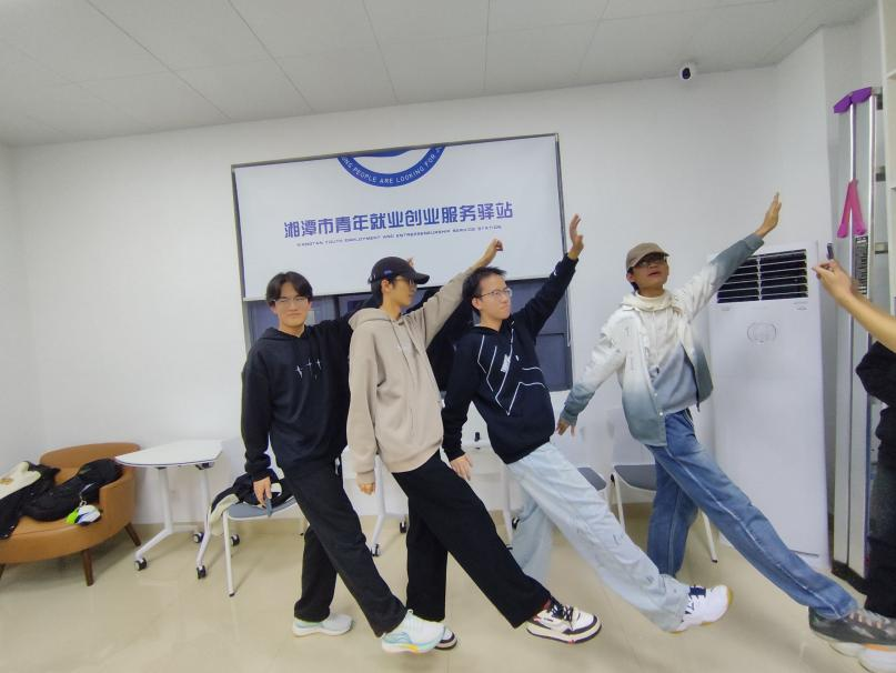 76bda1e7e03842928d07c219108a0ecc.png